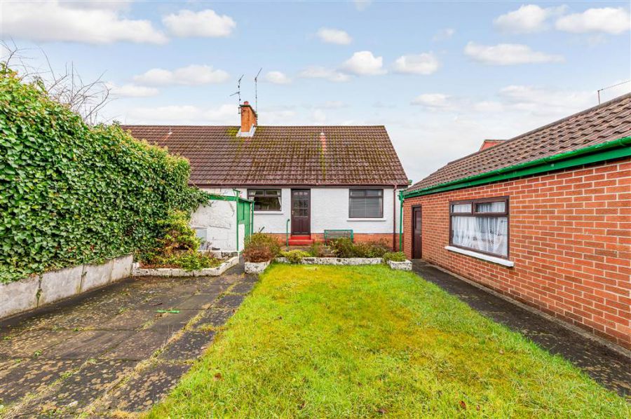10 Ladybrook Drive
