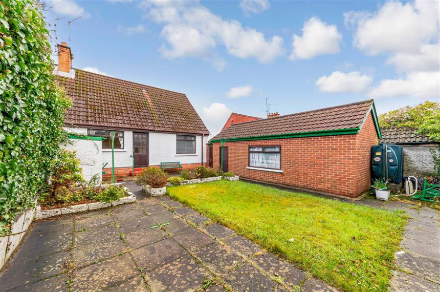 10 Ladybrook Drive