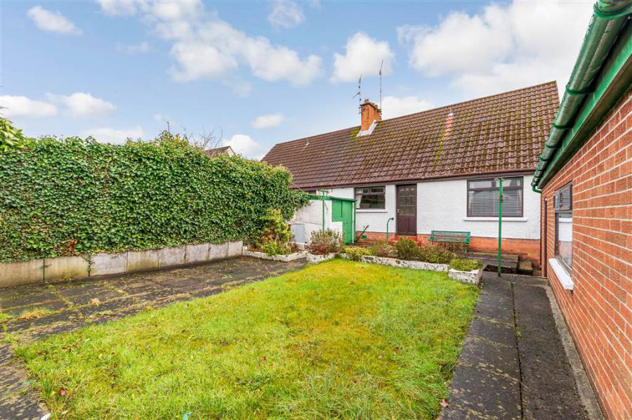 10 Ladybrook Drive