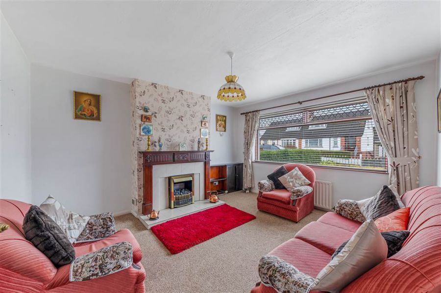 10 Ladybrook Drive
