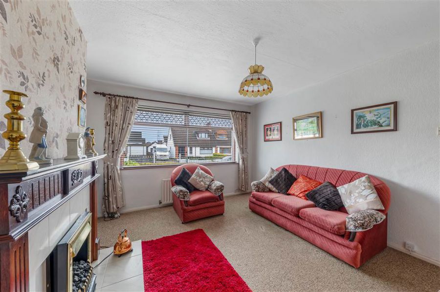 10 Ladybrook Drive