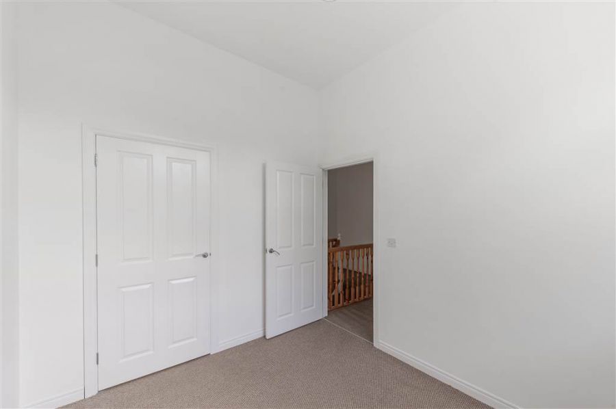 9 Glenburn Manor