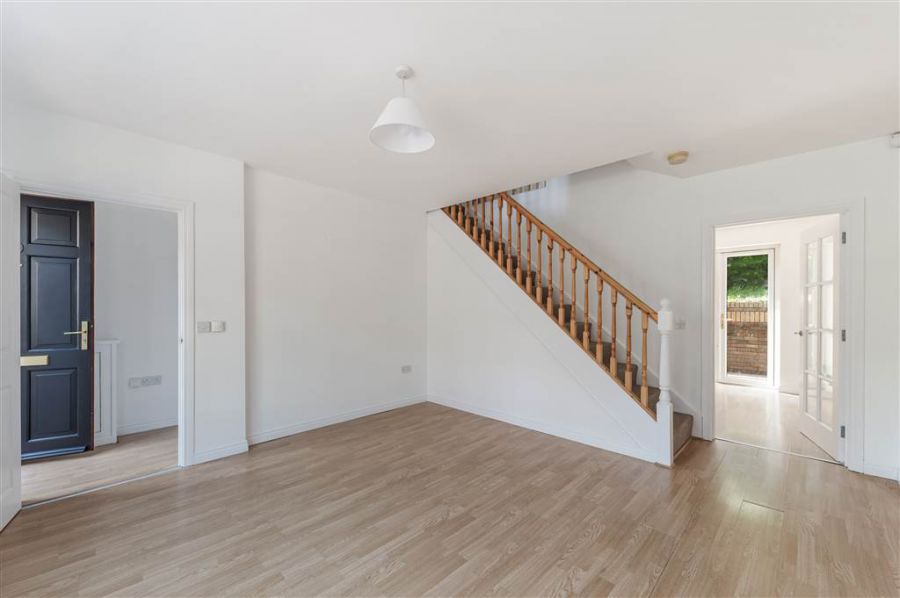 9 Glenburn Manor