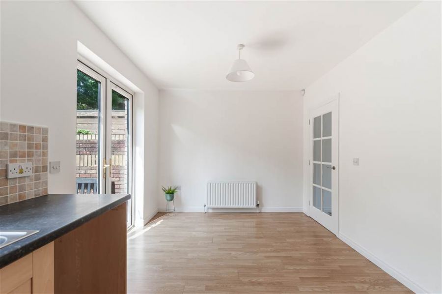 9 Glenburn Manor