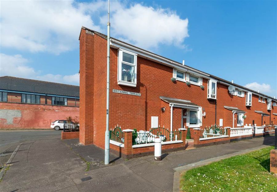 9 Britanic Terrace, sandy row, belfast, BT12 5HS