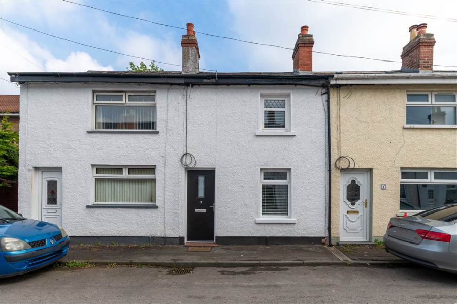 9 Hill Street, Dunmurry, BT17 0AD