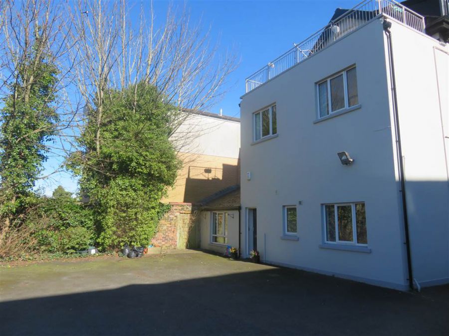 Apt 8 23 Knock Road