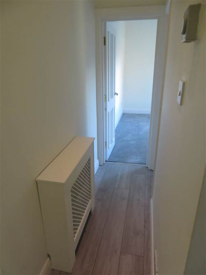 Apt 8 23 Knock Road
