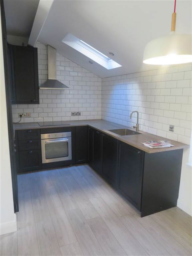 Apt 8 23 Knock Road