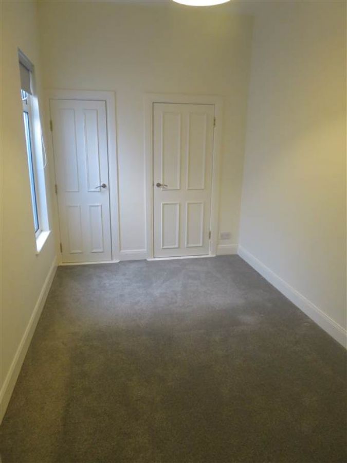 Apt 8 23 Knock Road