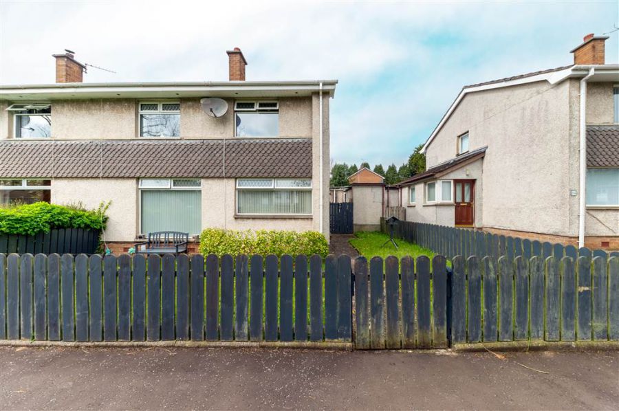 206 River Road, Dunmurry, BT17 9DS