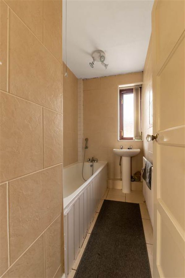 22 Hillmount Gardens