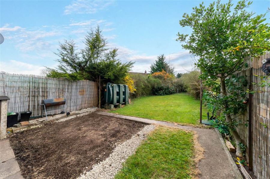 22 Hillmount Gardens