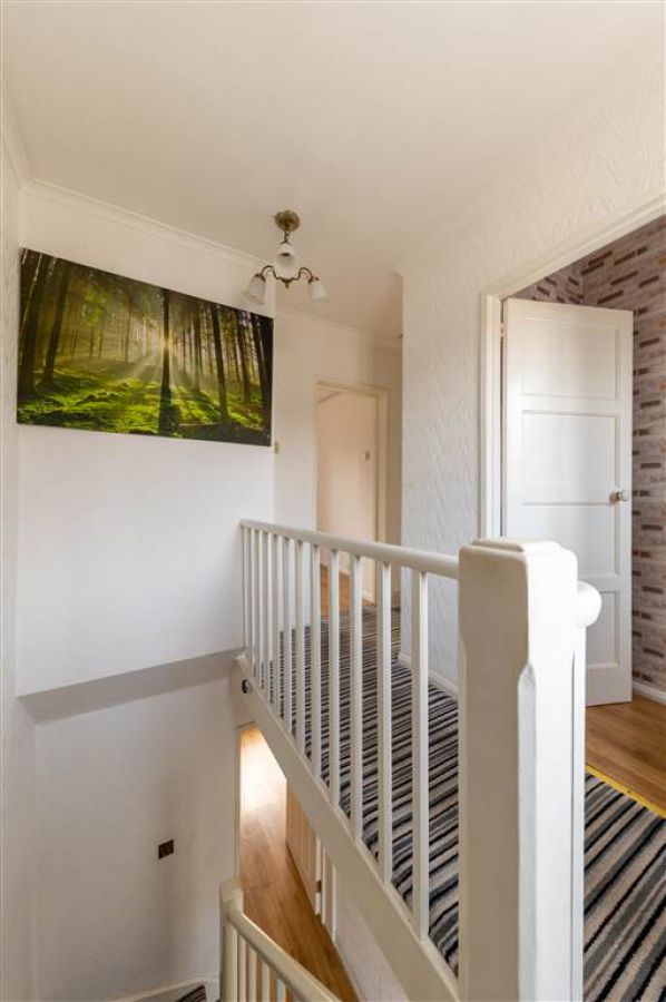 22 Hillmount Gardens