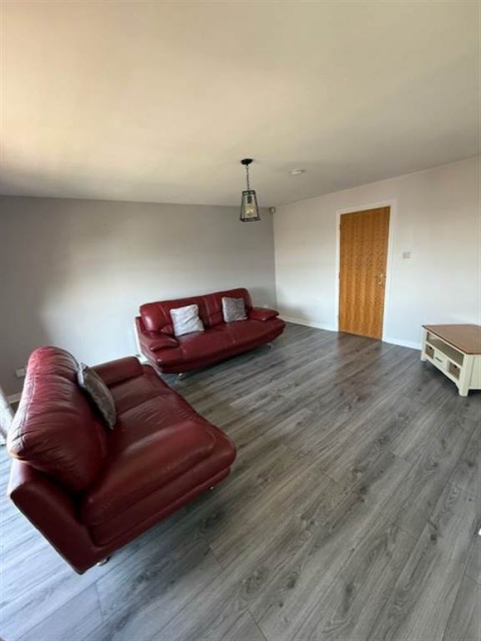 Apt 8 Forest Grove
