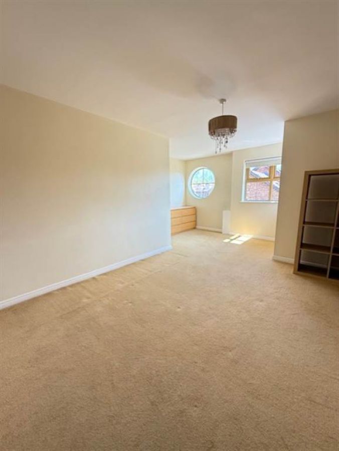 Apt 8 Forest Grove