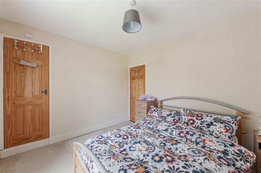 82 Sunnyhill Park