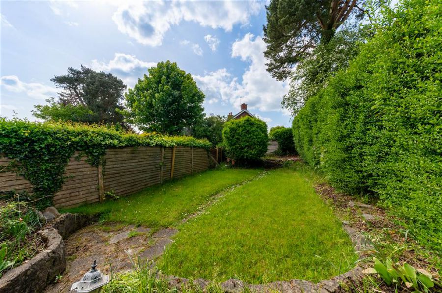 82 Sunnyhill Park