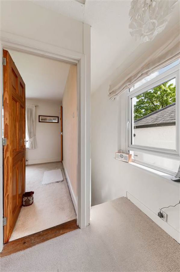 82 Sunnyhill Park