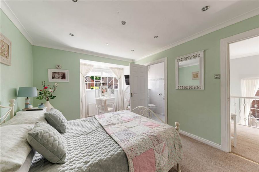 1 Cotlands Green