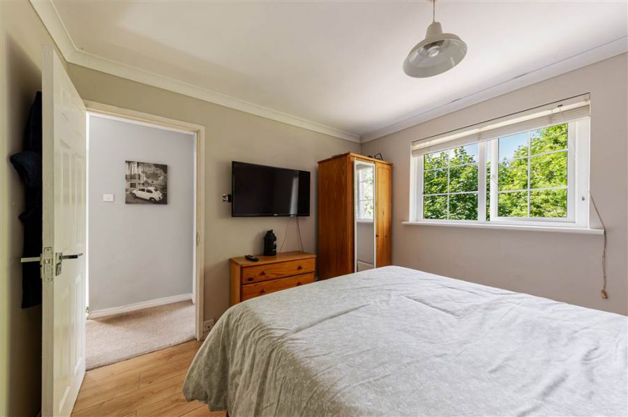 1 Cotlands Green
