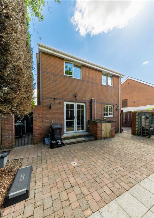 1 Cotlands Green