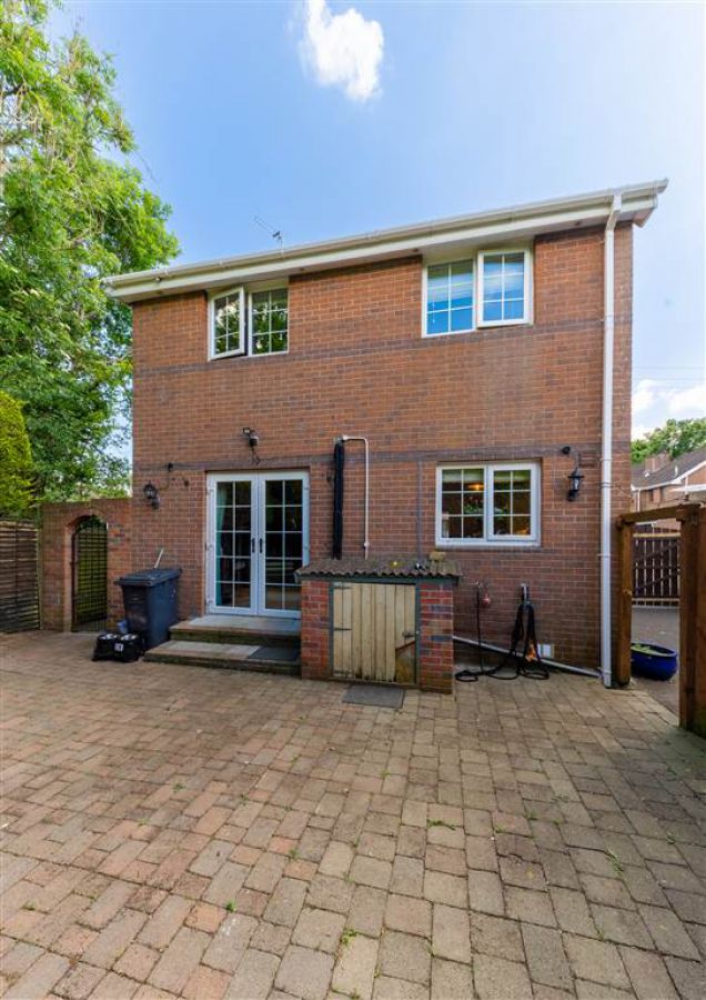 1 Cotlands Green