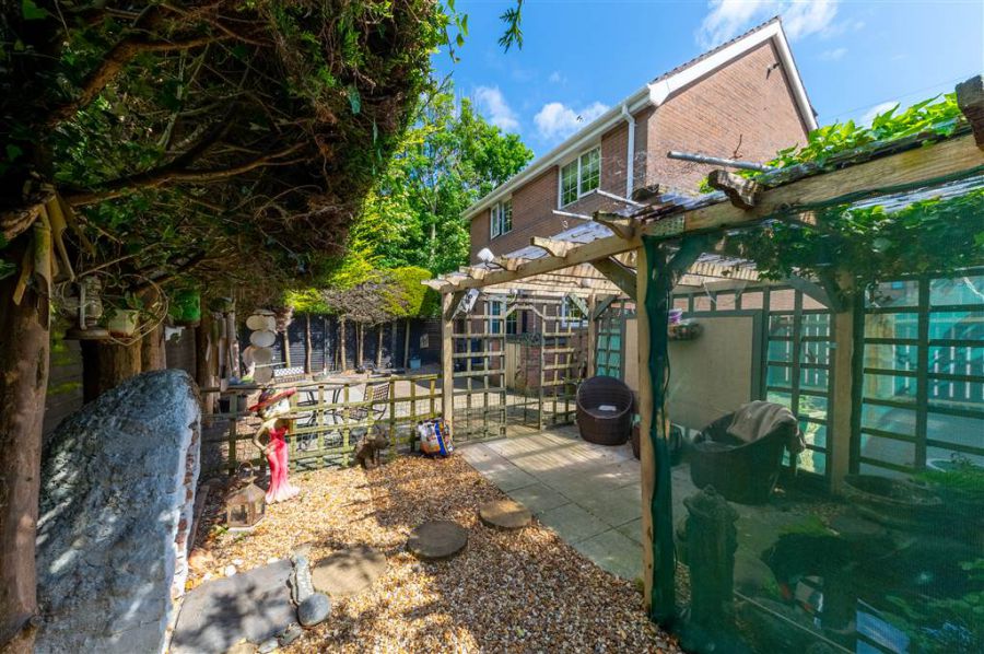 1 Cotlands Green