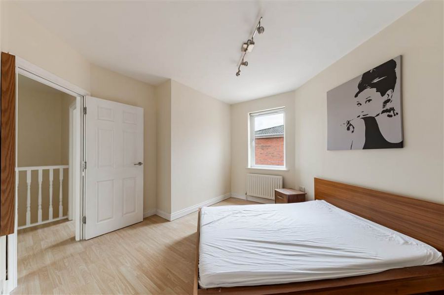 Apt 5 Tivoli Court