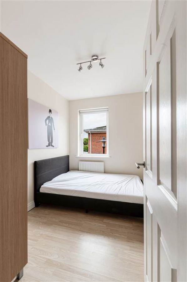 Apt 5 Tivoli Court