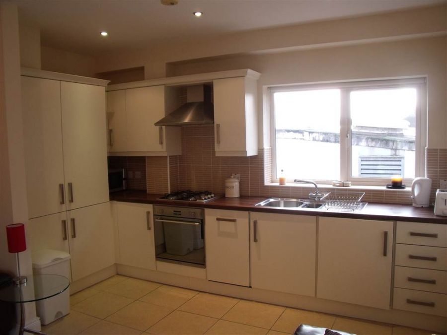 Apt 5 Tivoli Court
