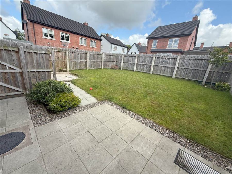 49 Loughshore Manor