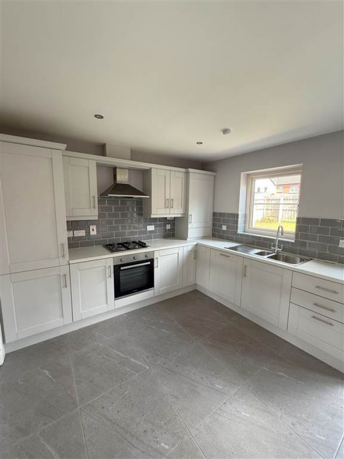 49 Loughshore Manor