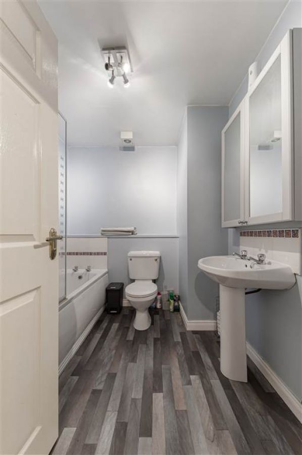 48 Minnowburn Mews