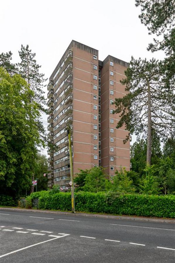 3a Parkdale House, dunmurry, belfast, BT17 9DA