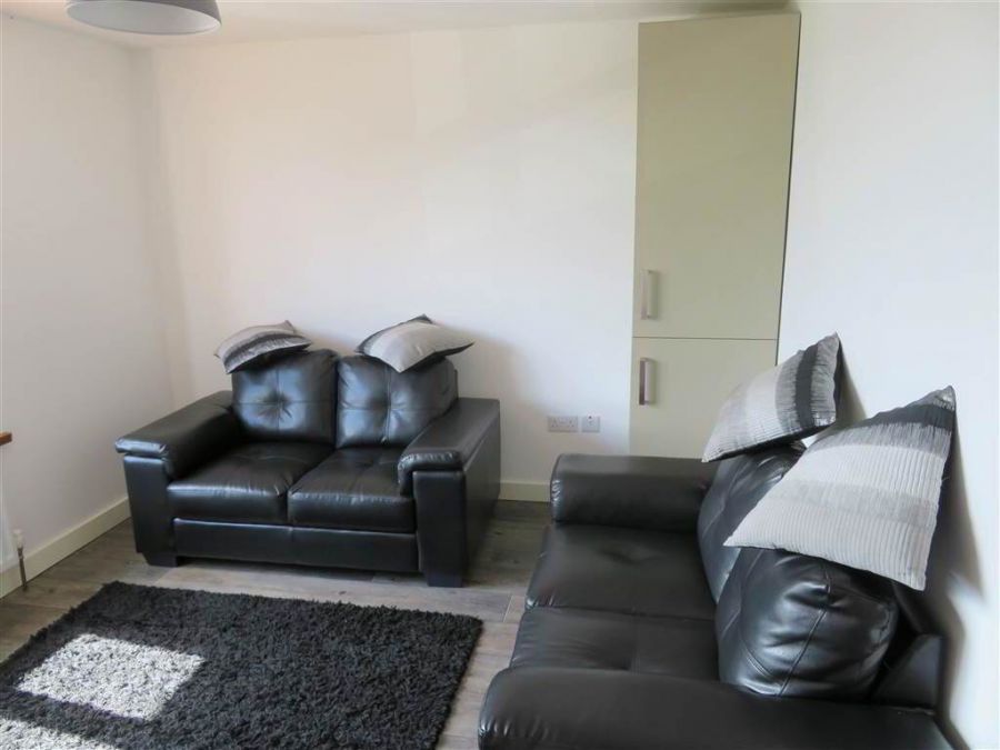 Apt 7, 161 Glen Road