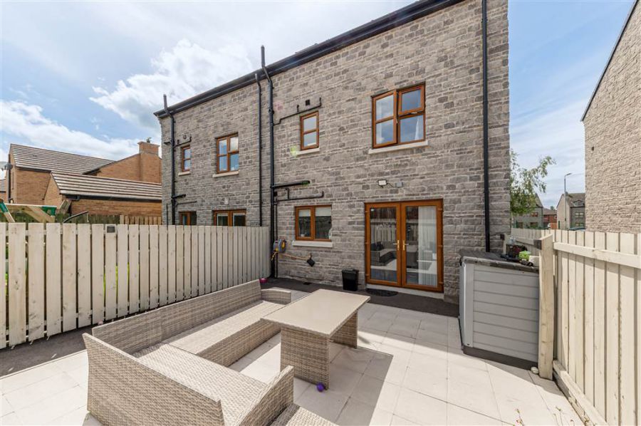 17 Killultagh Green