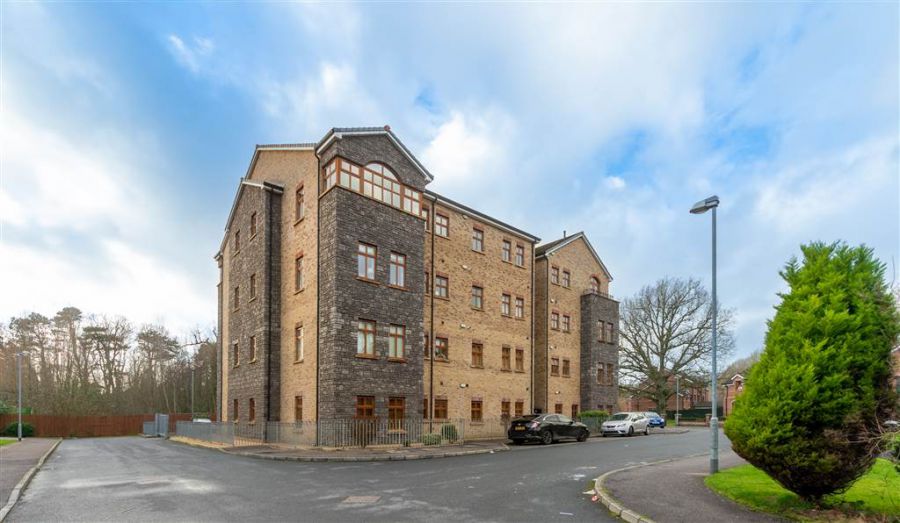 Apt 13 Old Golf Course Park, Dunmurry, BT17 0FH