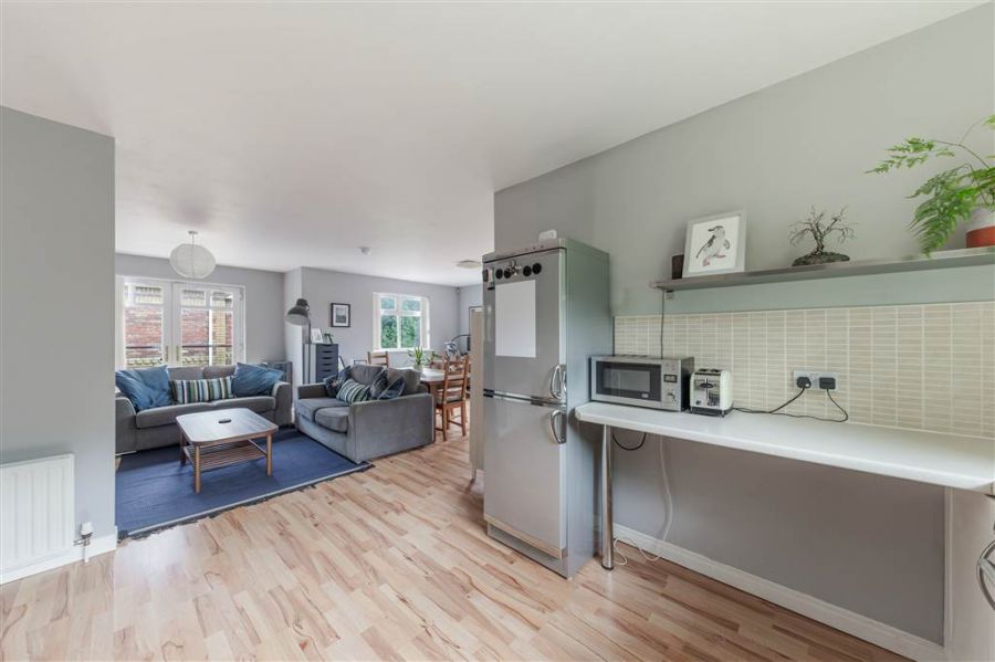 17 Glenburn Manor