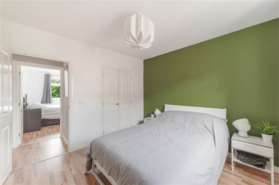 17 Glenburn Manor
