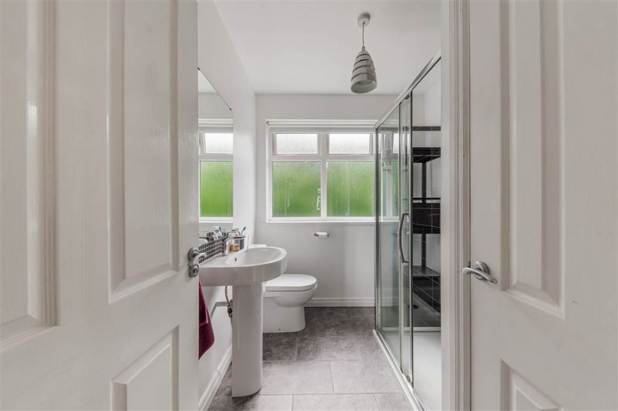 17 Glenburn Manor