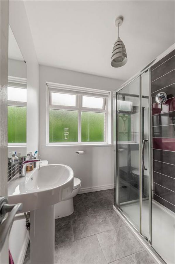 17 Glenburn Manor