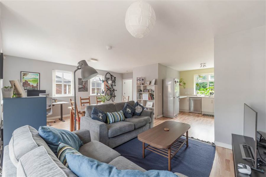 17 Glenburn Manor