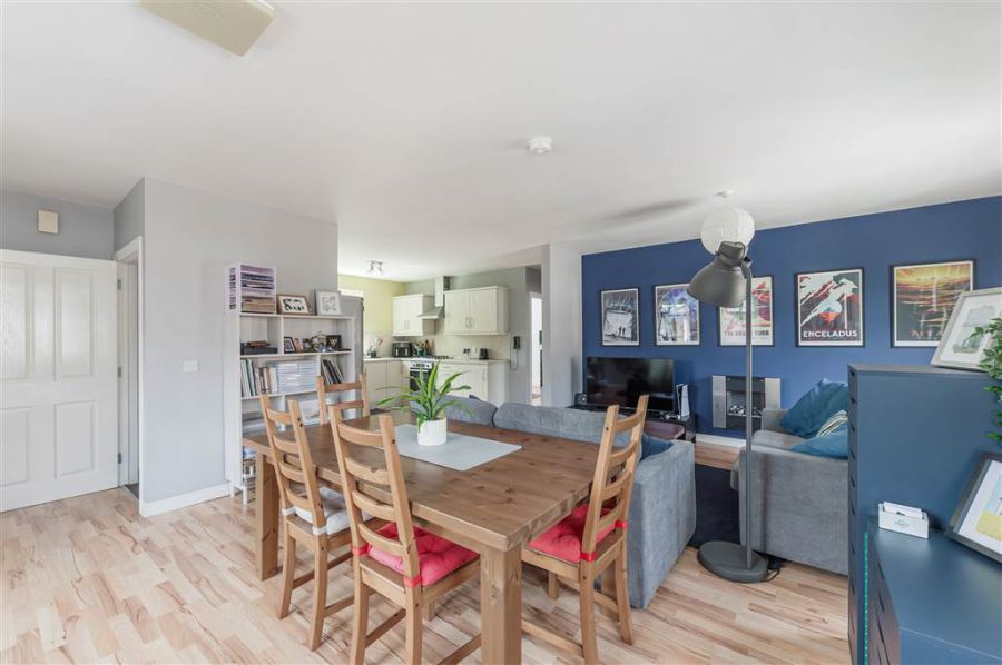 17 Glenburn Manor