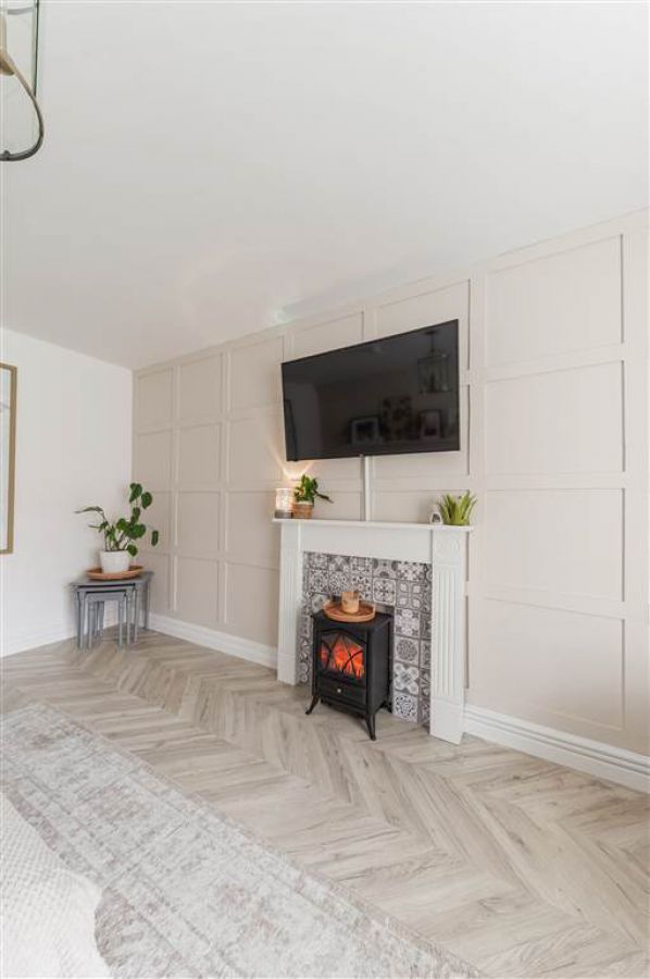 48 Woodbrook Walk