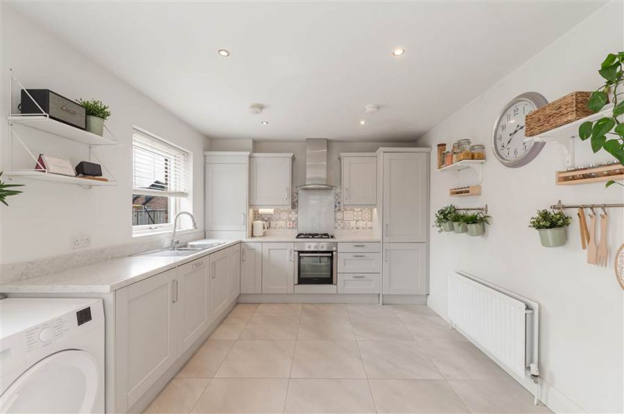 48 Woodbrook Walk