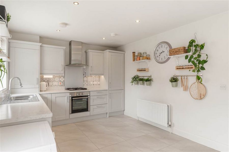 48 Woodbrook Walk