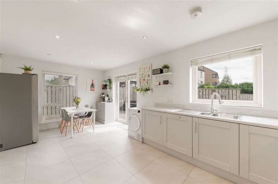 48 Woodbrook Walk