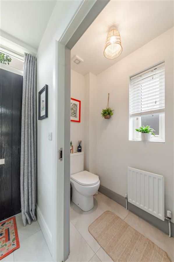 48 Woodbrook Walk