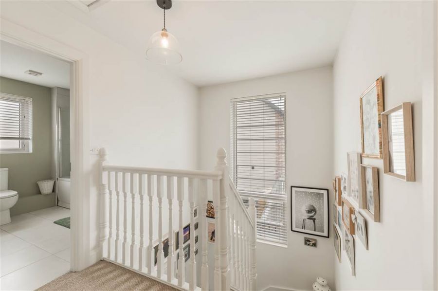 48 Woodbrook Walk